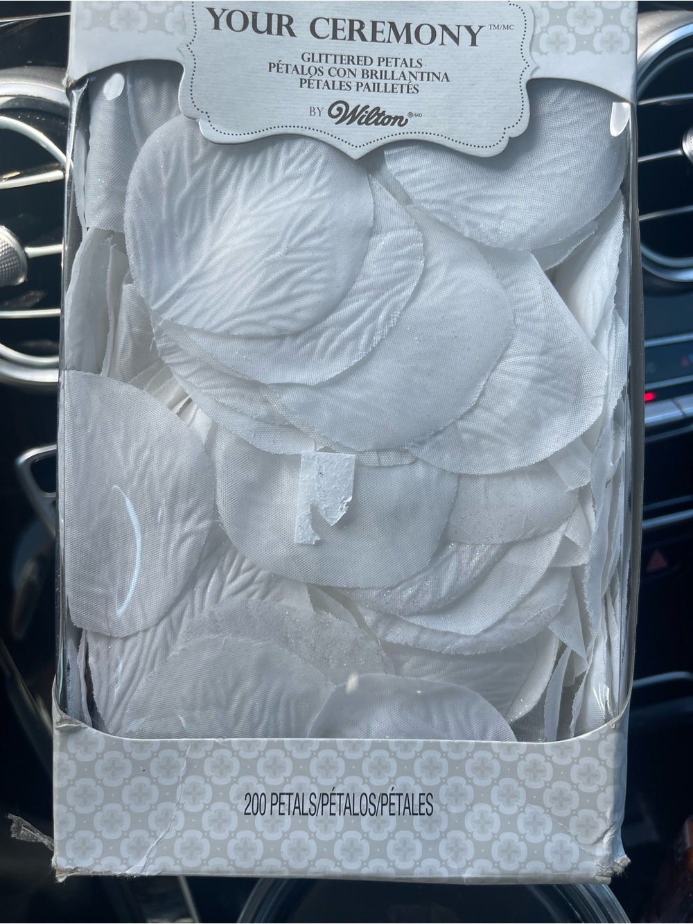 200Wedding Petals/party rose petals: white and glittery petals. New box-unused.